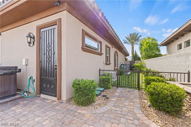 8574 Verde Park Circle, Las Vegas, NV 89129