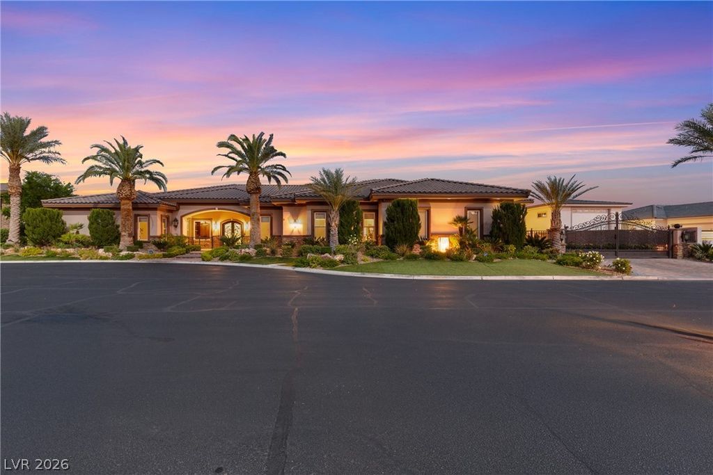 8574 Verde Park Circle, Las Vegas, NV 89129