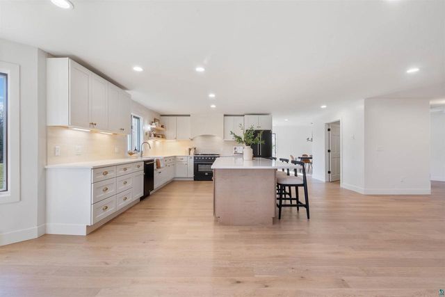 2166 Detroit St, Superior, WI 54880