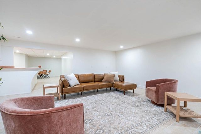 2166 Detroit St, Superior, WI 54880