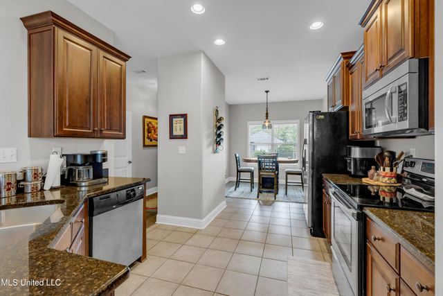 13707 Fox Hill Drive, Gulfport, MS 39503