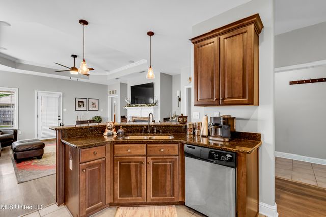 13707 Fox Hill Drive, Gulfport, MS 39503