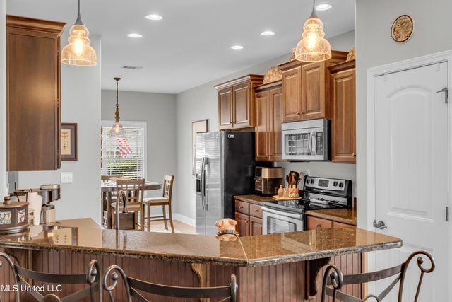 13707 Fox Hill Drive, Gulfport, MS 39503