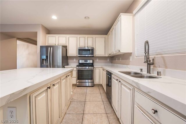 220 VIA MEZZA LUNA Court, Henderson, NV 89011
