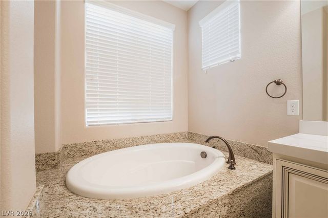 220 VIA MEZZA LUNA Court, Henderson, NV 89011