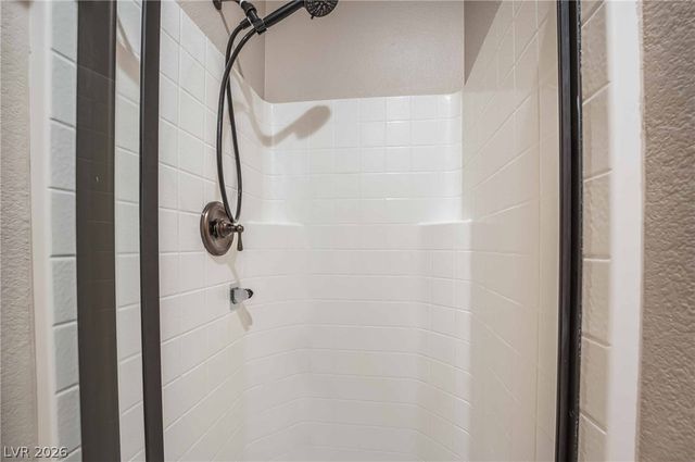 220 VIA MEZZA LUNA Court, Henderson, NV 89011