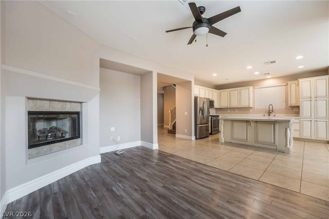 220 VIA MEZZA LUNA Court, Henderson, NV 89011