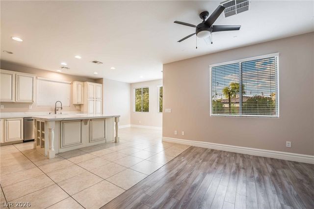 220 VIA MEZZA LUNA Court, Henderson, NV 89011
