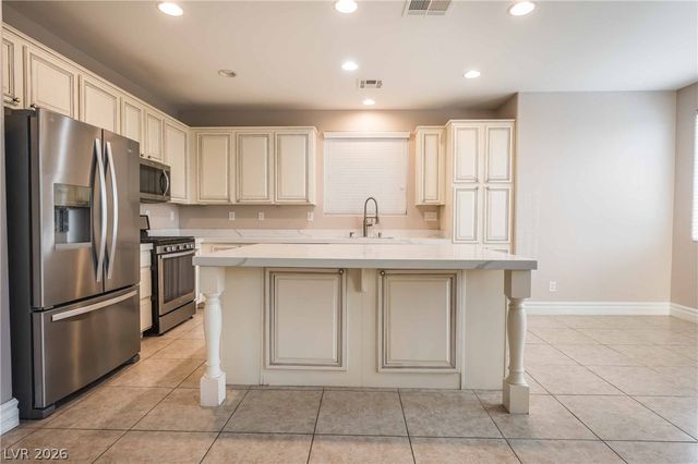 220 VIA MEZZA LUNA Court, Henderson, NV 89011