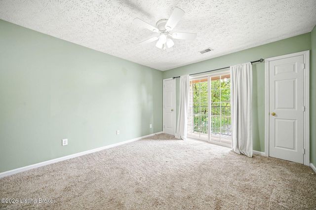 8514 Grand Neptune Dr, Louisville, KY 40228