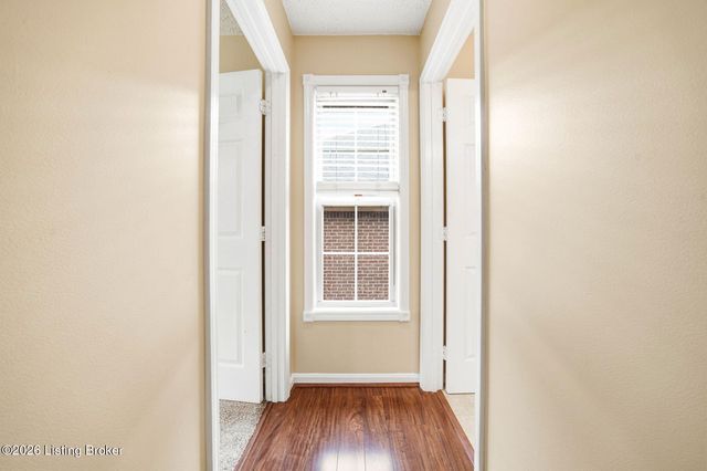 8514 Grand Neptune Dr, Louisville, KY 40228