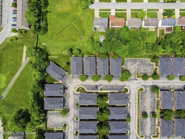 8514 Grand Neptune Dr, Louisville, KY 40228