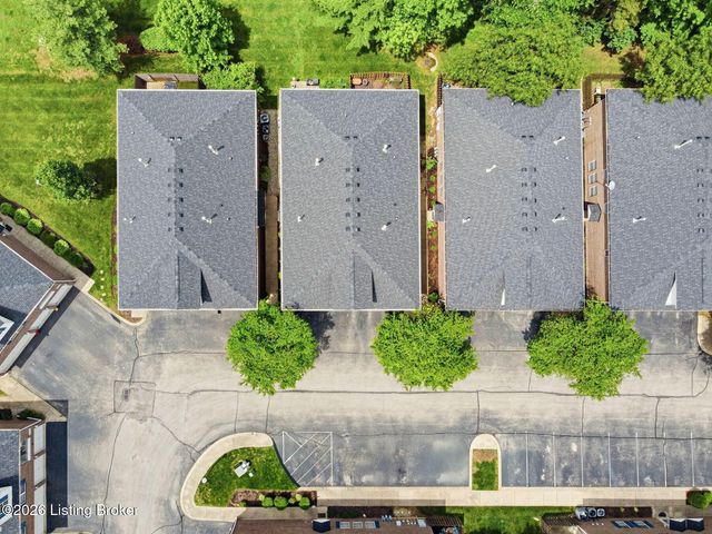 8514 Grand Neptune Dr, Louisville, KY 40228