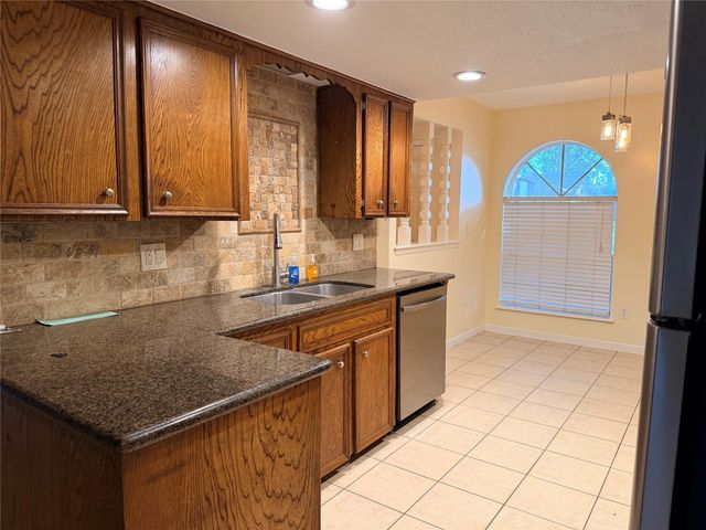 2439 Meandering Trail, Houston, TX 77339