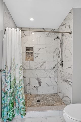 228 Norfolk St 228, Holliston, MA 01746