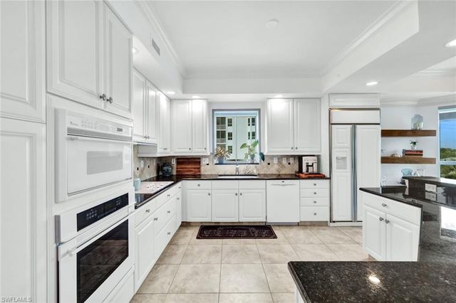 295 Grande WAY 306, Naples, FL 34110