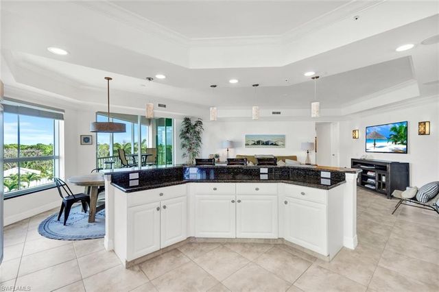 295 Grande WAY 306, Naples, FL 34110