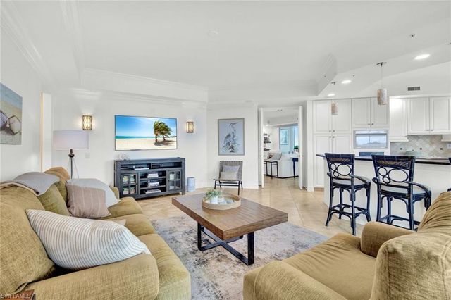 295 Grande WAY 306, Naples, FL 34110