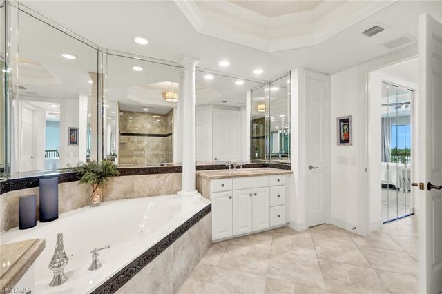 295 Grande WAY 306, Naples, FL 34110