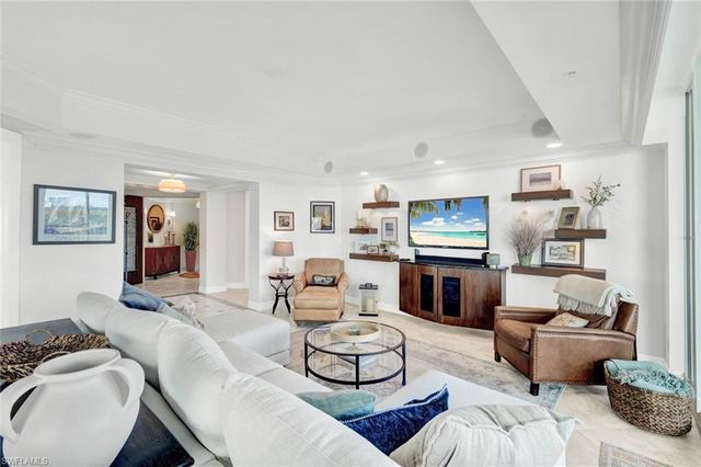 295 Grande WAY 306, Naples, FL 34110