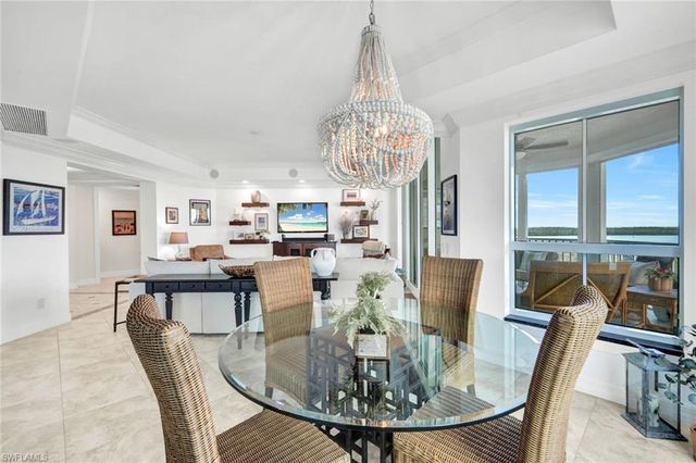 295 Grande WAY 306, Naples, FL 34110