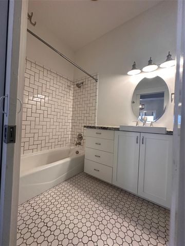 205 Vincent Street, Houston, TX 77009