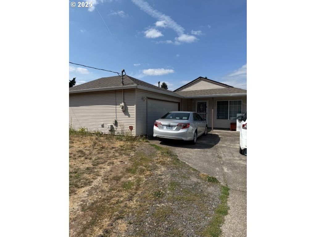 11625 Se WASHINGTON St, Portland, OR 97216