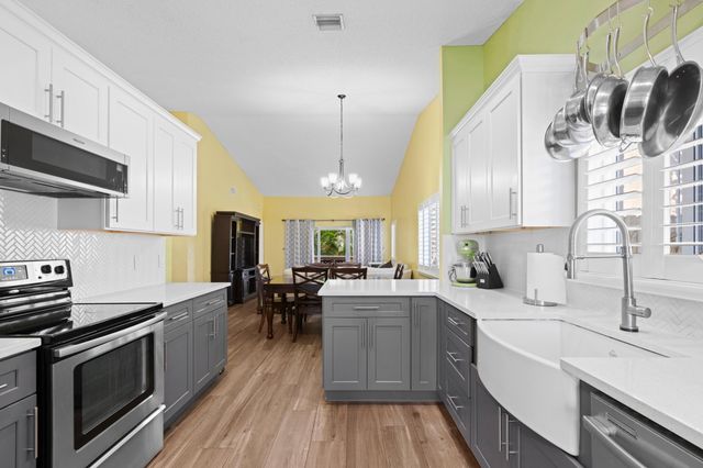 8584 Shawe Way, Boca Raton, FL 33433