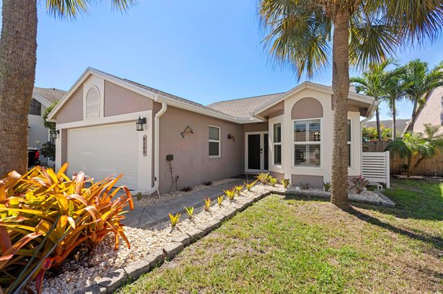 8584 Shawe Way, Boca Raton, FL 33433