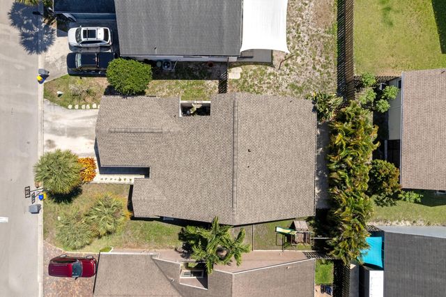 8584 Shawe Way, Boca Raton, FL 33433