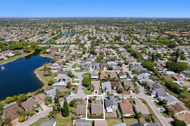 8584 Shawe Way, Boca Raton, FL 33433