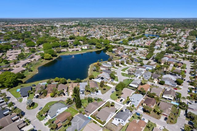 8584 Shawe Way, Boca Raton, FL 33433