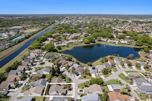 8584 Shawe Way, Boca Raton, FL 33433