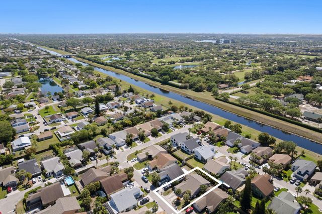 8584 Shawe Way, Boca Raton, FL 33433