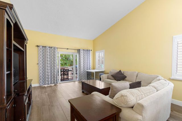 8584 Shawe Way, Boca Raton, FL 33433