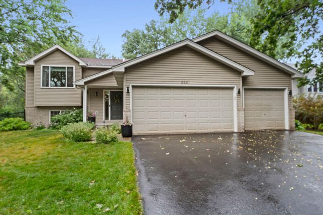 8537 Xylite Street NE, Blaine, MN 55449