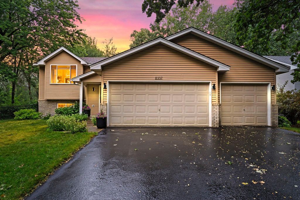 8537 Xylite Street NE, Blaine, MN 55449