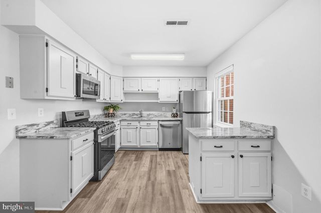 15001 CHERRYDALE DR, Woodbridge, VA 22193