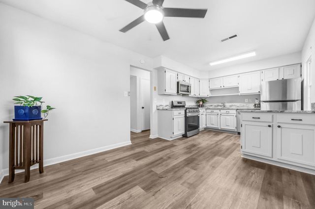 15001 CHERRYDALE DR, Woodbridge, VA 22193