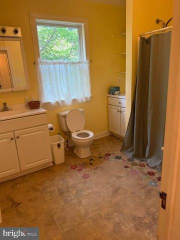 10420 MILLER RD, Oakton, VA 22124