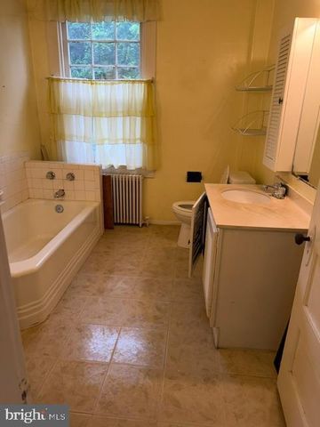 10420 MILLER RD, Oakton, VA 22124