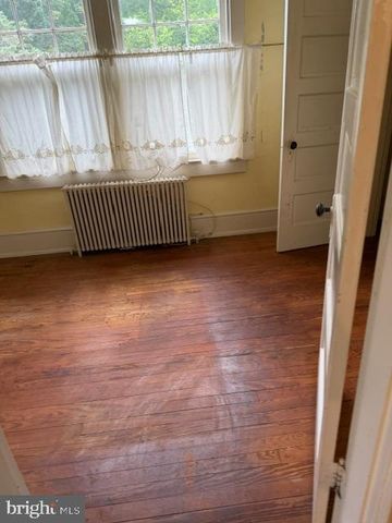 10420 MILLER RD, Oakton, VA 22124