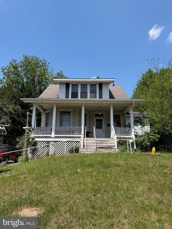 10420 MILLER RD, Oakton, VA 22124