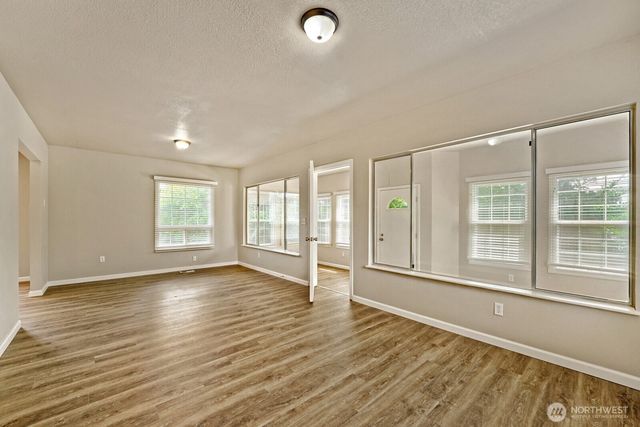 19401 8th Avenue S, Des Moines, WA 98148