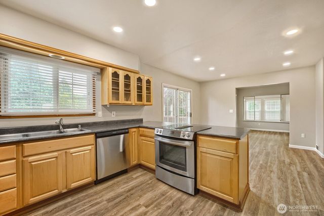 19401 8th Avenue S, Des Moines, WA 98148