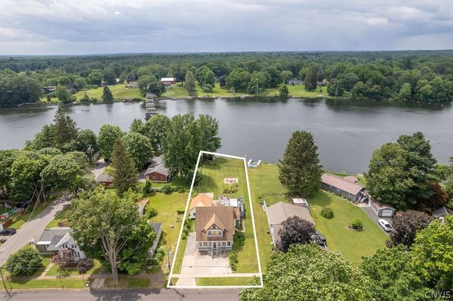 21 State Street, Schroeppel, NY 13135