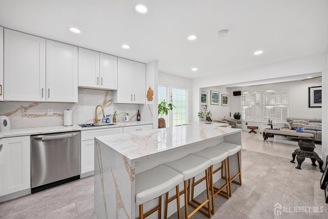 2 Winslow Road, Monroe, NJ 08831