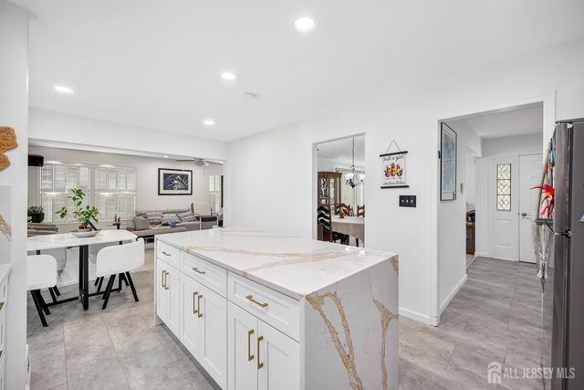 2 Winslow Road, Monroe, NJ 08831