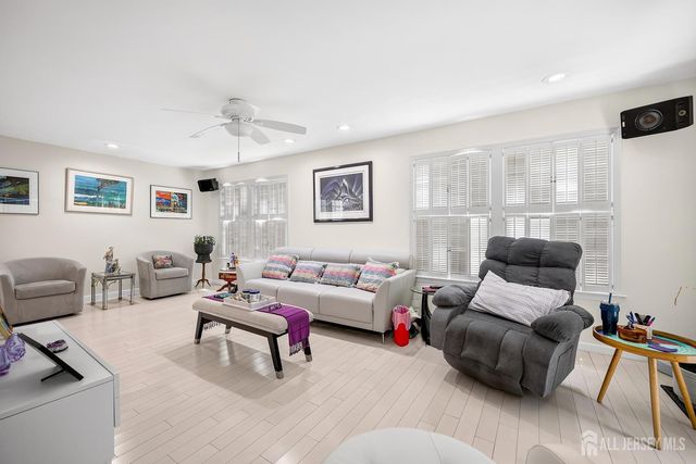 2 Winslow Road, Monroe, NJ 08831