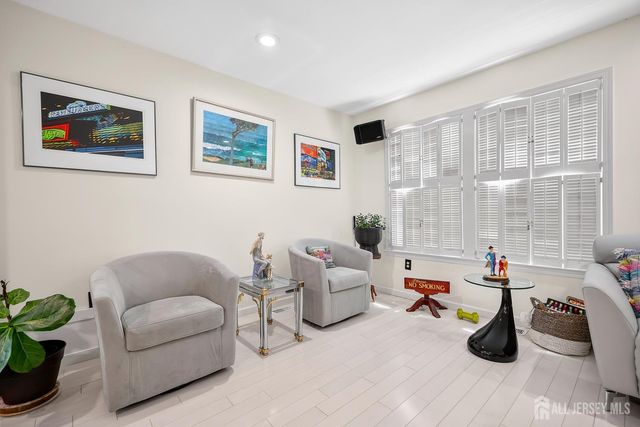2 Winslow Road, Monroe, NJ 08831